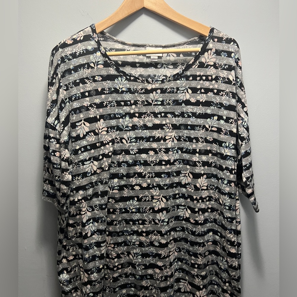 Women’s LuLaRoe Floral Striped Long T-Shirt Sz. Large